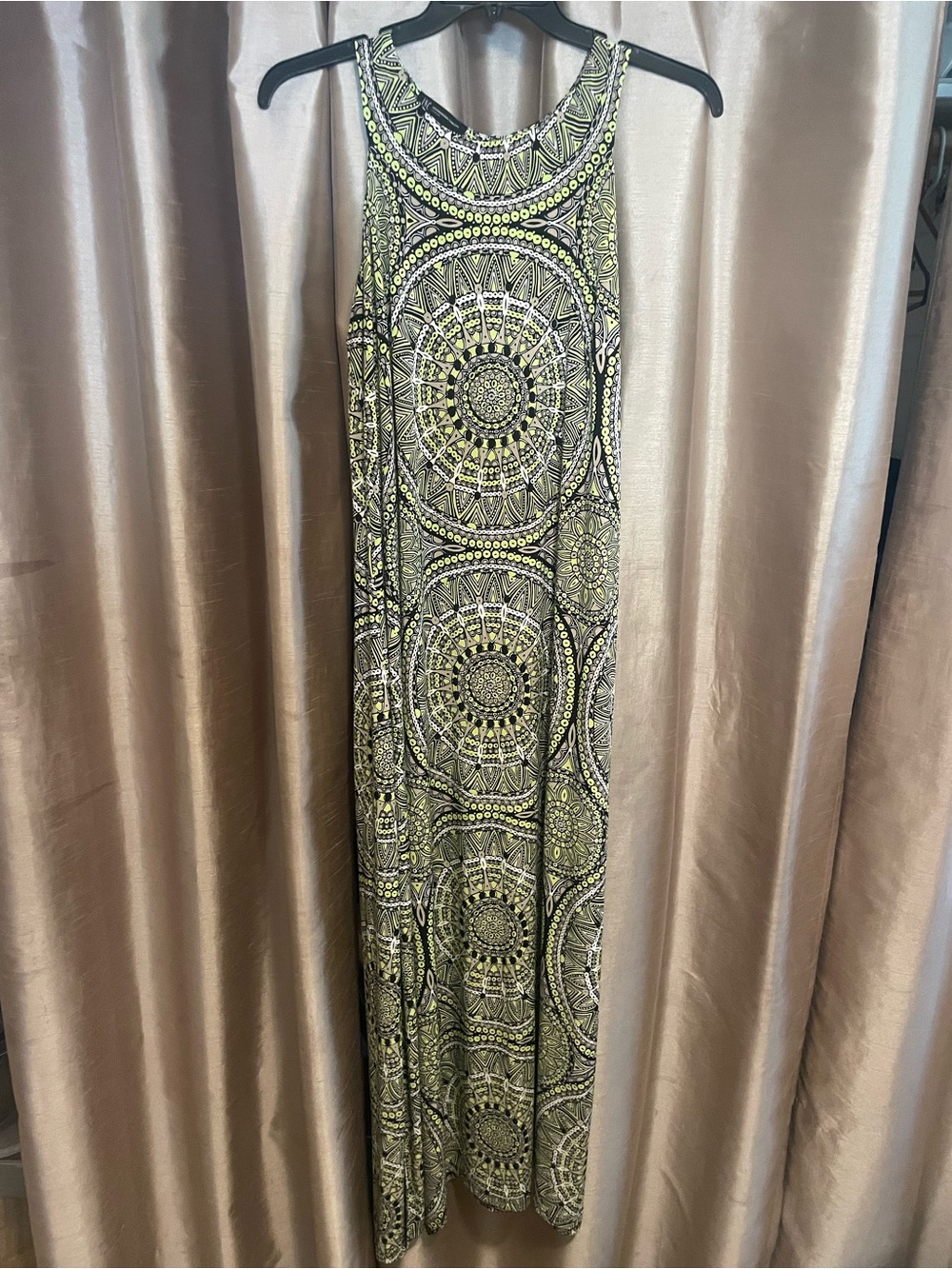 Sleeveless Maxi Dress with Geometric Medallion Print - Yellow & Black